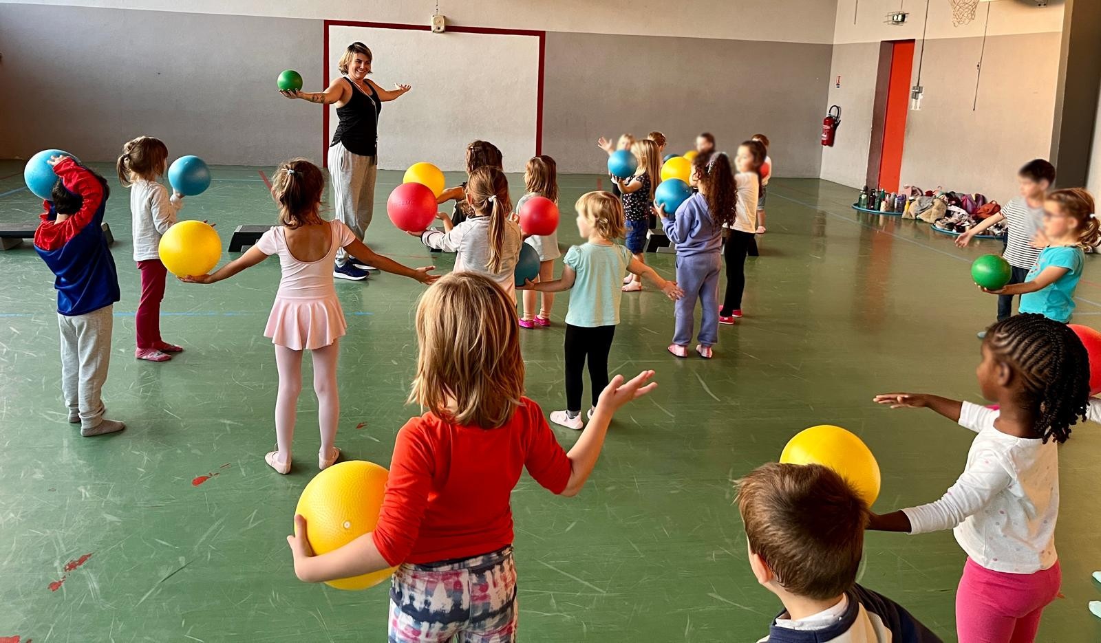 Cours des petits avec Adeline